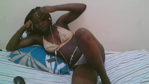 pretty online show from March 5, 2026, 2:13 pm