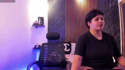 Snapshot of pretty_honey22 chatting on May 28, 2026, 9:34 pm pretty_honey22 online show from May 28, 2026, 9:34 pm