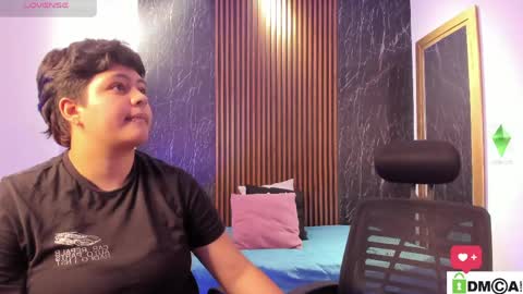 Snapshot of pretty_honey22 chatting on June 2, 2026, 8:33 pm pretty_honey22 online show from June 2, 2026, 8:33 pm