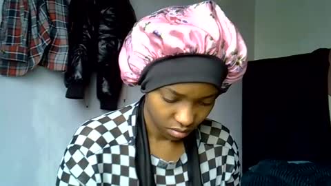 pretty jazminee online show from June 24, 2026, 7:40 am
