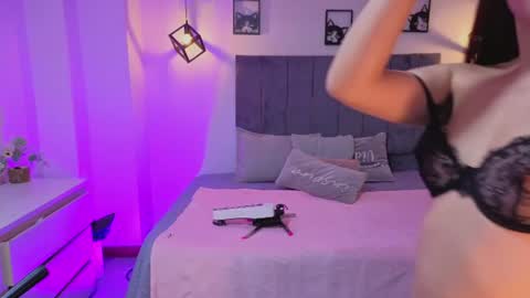 pretty online show from June 10, 2026, 4:23 am