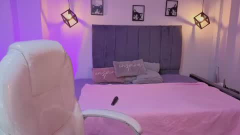 pretty online show from June 13, 2026, 4:21 am
