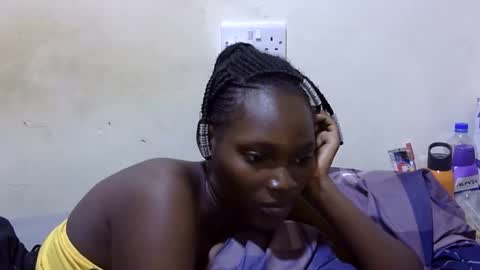 pretty_leila1 online show from April 22, 2026, 8:39 am
