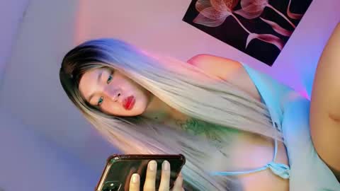 Flor online show from September 25, 2025, 9:18 pm