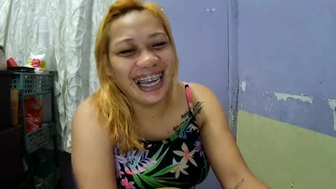 Snapshot of pretty_lyn08 chatting on June 27, 2026, 10:42 am pretty_lyn08 online show from June 27, 2026, 10:42 am