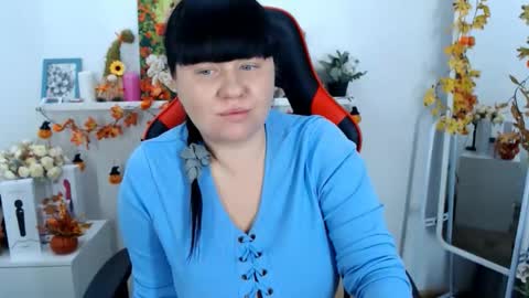 pretty_malika online show from November 4, 2025, 2:43 am