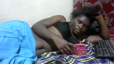 pretty_melan online show from March 6, 2026, 2:52 am