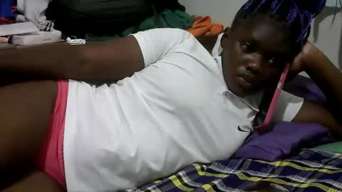 pretty_melan online show from April 27, 2026, 4:43 am