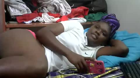 pretty_melan online show from April 28, 2026, 7:02 am