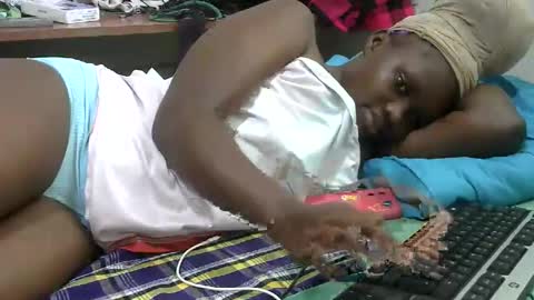 pretty_melan online show from April 29, 2026, 8:18 am