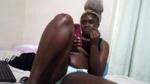 pretty_melan online show from July 28, 2026, 8:52 pm