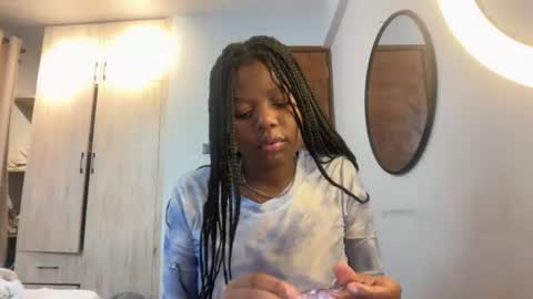 Snapshot of pretty_peaches chatting on June 20, 2026, 11:29 pm Pretty peaches online show from June 20, 2026, 11:29 pm