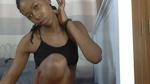 pretty_petite24 online show from December 3, 2024, 6:04 am