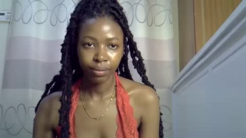pretty_petite24 online show from January 27, 2025, 7:56 am