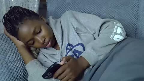 pretty_petite24 online show from March 10, 2026, 1:16 pm