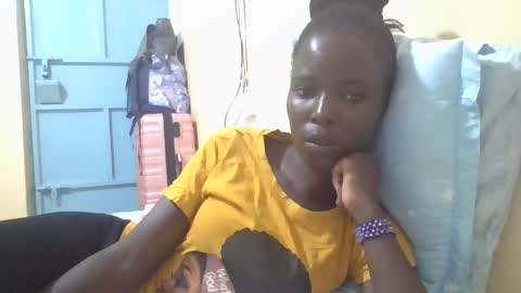 pretty_petite_ebony online show from February 15, 2025, 8:33 pm