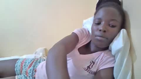 pretty_petite_ebony online show from March 1, 2025, 7:51 am