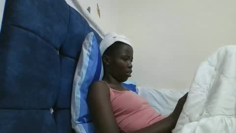 pretty_petite_ebony online show from December 23, 2025, 2:31 am