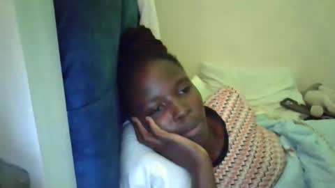 pretty_petite_ebony online show from April 27, 2026, 8:01 am