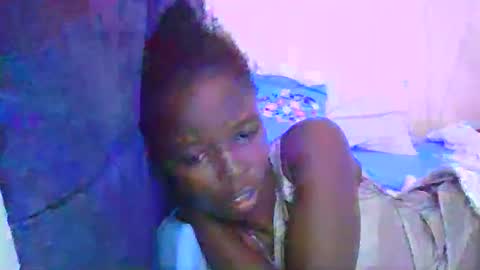 pretty_petite_ebony online show from May 17, 2026, 1:29 pm