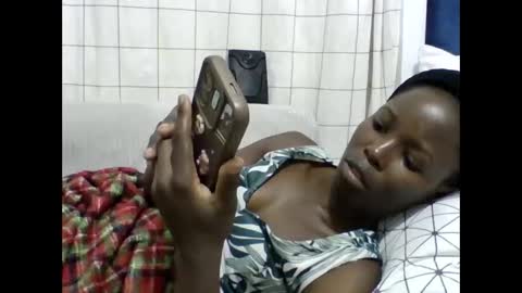pretty_petite_ebony online show from June 7, 2026, 2:16 am