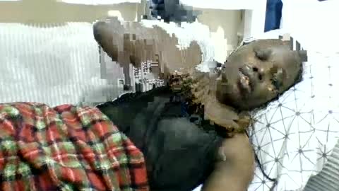 pretty_petite_ebony online show from June 13, 2026, 1:03 am