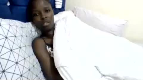 pretty_petite_ebony online show from June 27, 2026, 12:22 pm