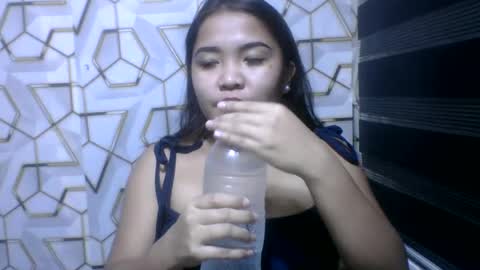 pretty_pharsa online show from June 17, 2026, 7:04 pm