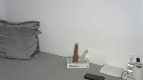 Pretty doll online show from October 31, 2025, 8:54 pm