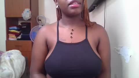pretty_shila online show from April 27, 2026, 12:36 pm