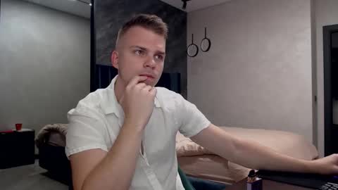 Snapshot of pretty_sweety chatting on October 11, 2025, 4:44 am Justin online show from October 11, 2025, 4:44 am