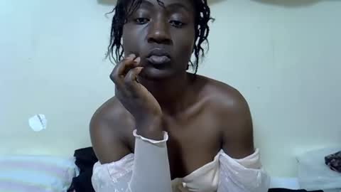 Snapshot of pretty_swirl chatting on June 5, 2026, 7:03 am Twirl online show from June 5, 2026, 7:03 am