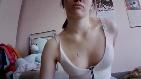 Bella online show from March 30, 2026, 7:53 am