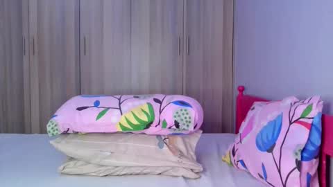 Snapshot of prettybigclit_ebony chatting on October 20, 2025, 9:54 am prettybigclit_ebony online show from October 20, 2025, 9:54 am