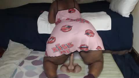 Snapshot of prettyblack25 chatting on May 18, 2026, 1:02 am Cindy online show from May 18, 2026, 1:02 am