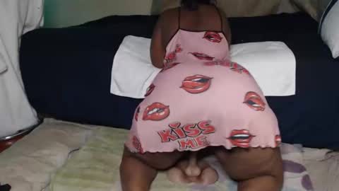 Snapshot of prettyblack25 chatting on May 31, 2026, 8:21 pm Cindy online show from May 31, 2026, 8:21 pm