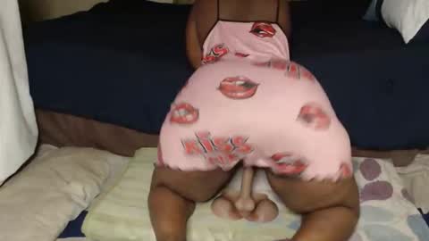 Snapshot of prettyblack25 chatting on June 2, 2026, 12:01 am Cindy online show from June 2, 2026, 12:01 am