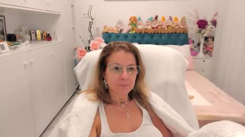 Snapshot of prettyblackeyes chatting on October 22, 2025, 9:03 pm wilma online show from October 22, 2025, 9:03 pm