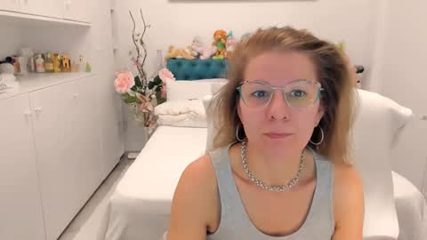 Snapshot of prettyblackeyes chatting on January 13, 2026, 7:46 am wilma online show from January 13, 2026, 7:46 am