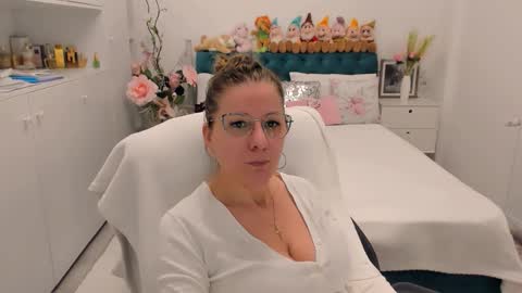 Snapshot of prettyblackeyes chatting on February 12, 2026, 7:03 am wilma online show from February 12, 2026, 7:03 am