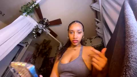 prettyblackgal online show from December 17, 2025, 7:58 am