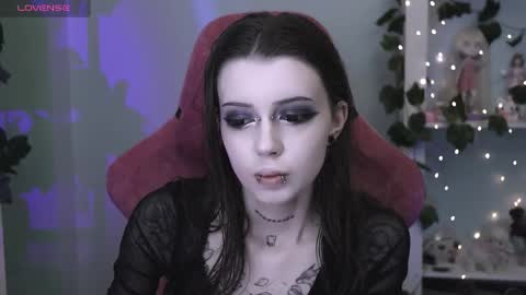 Violet online show from March 19, 2026, 1:53 am