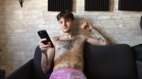 pretty boy online show from December 20, 2024, 8:23 pm