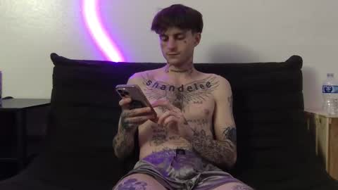 pretty boy online show from November 23, 2025, 3:06 am