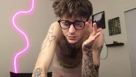 Snapshot of prettyboyszn chatting on December 14, 2025, 4:29 am pretty boy online show from December 14, 2025, 4:29 am