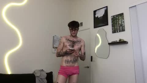 Snapshot of prettyboyszn chatting on December 17, 2025, 2:39 am pretty boy online show from December 17, 2025, 2:39 am