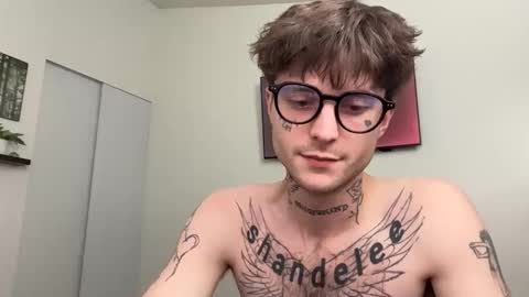 Snapshot of prettyboyszn chatting on February 8, 2026, 3:21 am pretty boy online show from February 8, 2026, 3:21 am