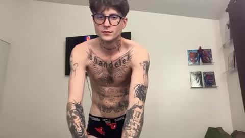 Snapshot of prettyboyszn chatting on March 5, 2026, 2:40 am pretty boy online show from March 5, 2026, 2:40 am