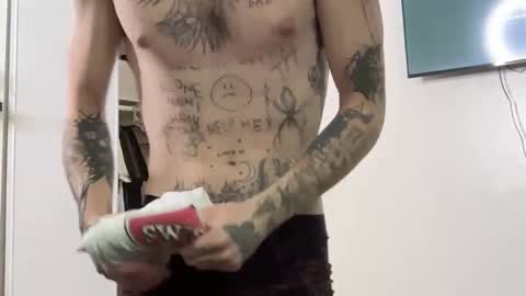 Snapshot of prettyboyszn chatting on March 13, 2026, 3:24 am pretty boy online show from March 13, 2026, 3:24 am