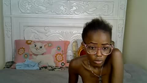 Bunny online show from December 18, 2025, 3:23 am